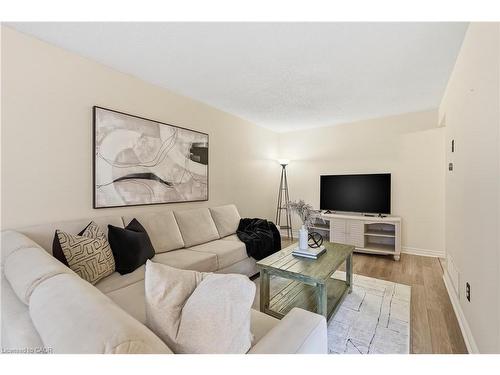 122 Vennio Lane, Hamilton, ON - Indoor Photo Showing Living Room