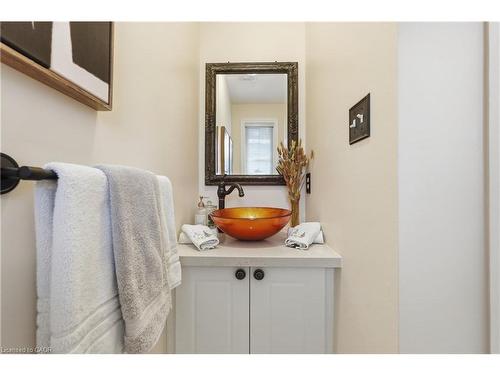 122 Vennio Lane, Hamilton, ON - Indoor Photo Showing Bathroom