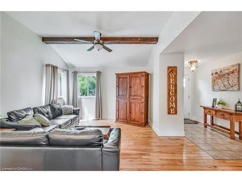 8 Beach Road, Lowbanks, ON - Indoor Photo Showing Living Room