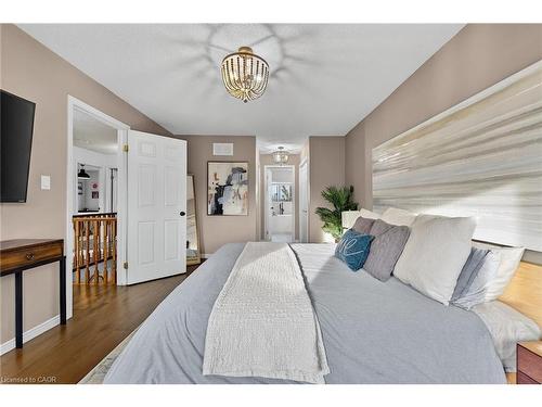 3 Jacqueline Boulevard, Hamilton, ON - Indoor Photo Showing Bedroom