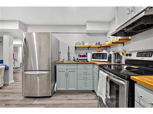 3 Jacqueline Boulevard, Hamilton, ON - Indoor Photo Showing Kitchen