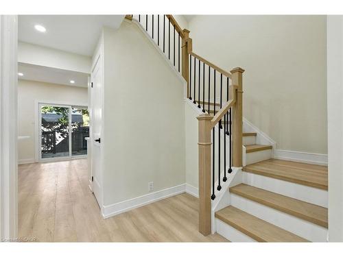 9 Alice Street, Hamilton, ON - Indoor Photo Showing Other Room