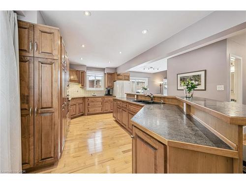14 Bitzer Court, Cambridge, ON - Indoor Photo Showing Kitchen With Double Sink