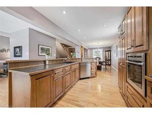 14 Bitzer Court, Cambridge, ON - Indoor Photo Showing Kitchen