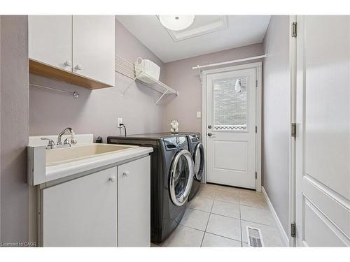 14 Bitzer Court, Cambridge, ON - Indoor Photo Showing Laundry Room