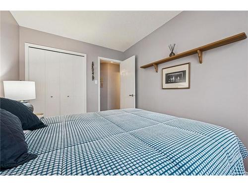 14 Bitzer Court, Cambridge, ON - Indoor Photo Showing Bedroom