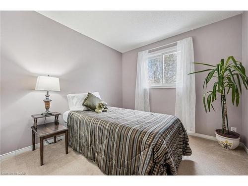 14 Bitzer Court, Cambridge, ON - Indoor Photo Showing Bedroom
