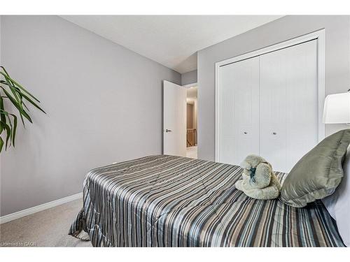 14 Bitzer Court, Cambridge, ON - Indoor Photo Showing Bedroom