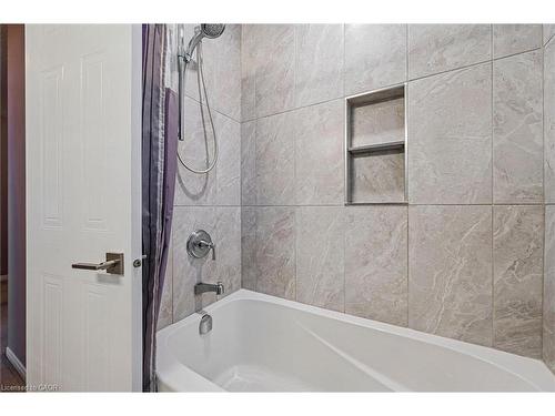 14 Bitzer Court, Cambridge, ON - Indoor Photo Showing Bathroom