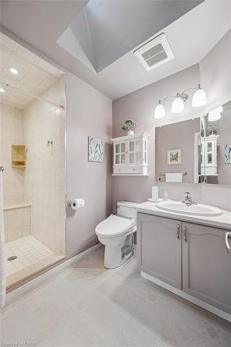 14 Bitzer Court, Cambridge, ON - Indoor Photo Showing Bathroom