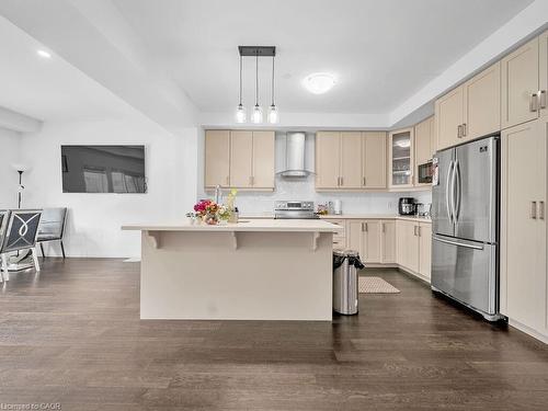 30 Times Square Boulevard, Hamilton, ON - Indoor Photo Showing Kitchen