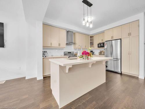 30 Times Square Boulevard, Hamilton, ON - Indoor Photo Showing Kitchen