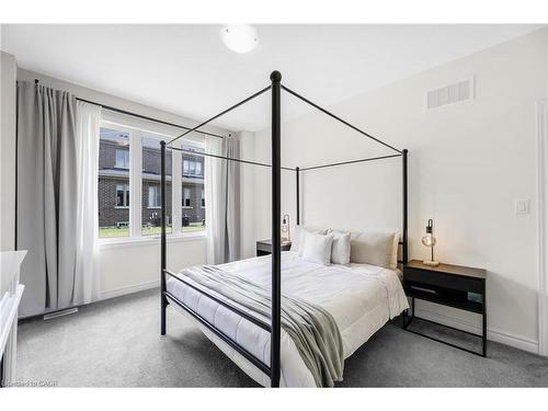 11 Harwood Street, Tillsonburg, ON - Indoor Photo Showing Bedroom