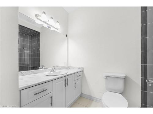 11 Harwood Street, Tillsonburg, ON - Indoor Photo Showing Bathroom