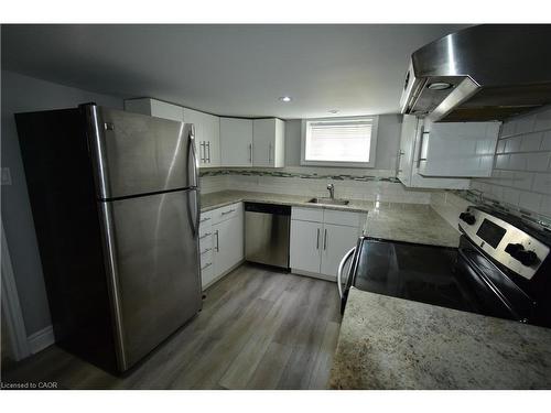 2-2176 Queensway Drive, Burlington, ON - Indoor Photo Showing Kitchen
