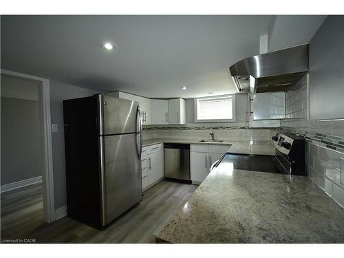 2-2176 Queensway Drive, Burlington, ON - Indoor Photo Showing Kitchen