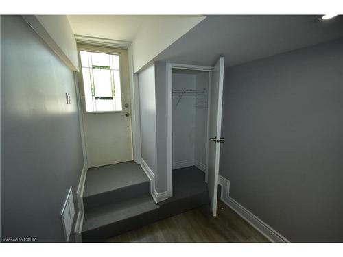 2-2176 Queensway Drive, Burlington, ON - Indoor Photo Showing Other Room