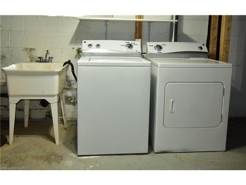 2-2176 Queensway Drive, Burlington, ON - Indoor Photo Showing Laundry Room