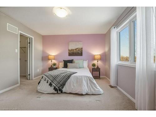 286 Apple Hill Crescent, Kitchener, ON - Indoor Photo Showing Bedroom