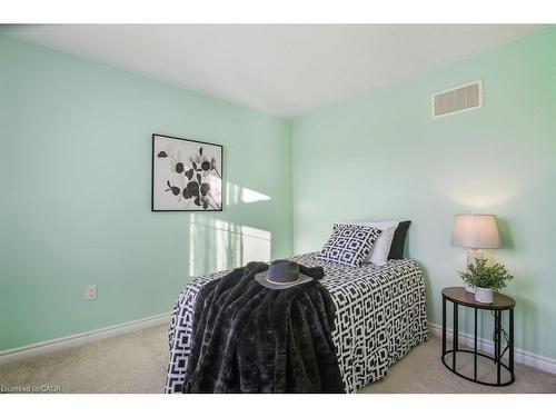 286 Apple Hill Crescent, Kitchener, ON - Indoor Photo Showing Bedroom