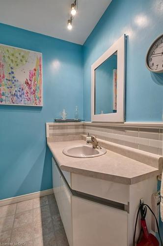 120 Wood Street, Kitchener, ON - Indoor Photo Showing Bathroom