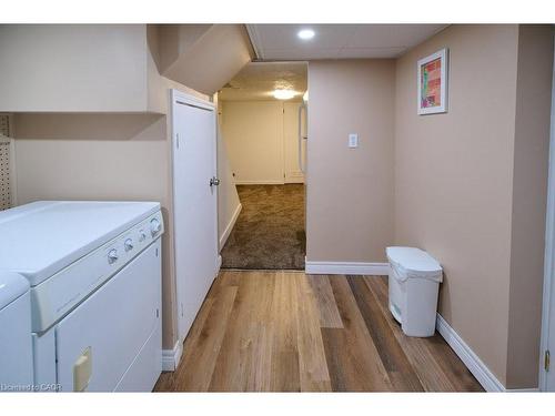 120 Wood Street, Kitchener, ON - Indoor Photo Showing Laundry Room