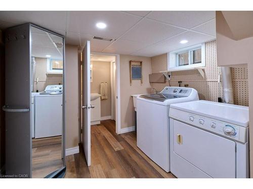 120 Wood Street, Kitchener, ON - Indoor Photo Showing Laundry Room