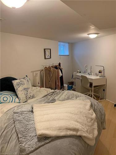 93 Haddon Avenue S, Hamilton, ON - Indoor Photo Showing Bedroom