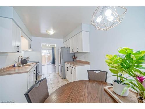 2-455 Kingscourt Drive, Waterloo, ON - Indoor Photo Showing Kitchen With Double Sink