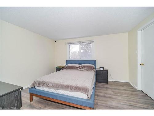 2-455 Kingscourt Drive, Waterloo, ON - Indoor Photo Showing Bedroom