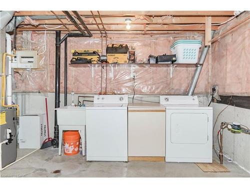 2-455 Kingscourt Drive, Waterloo, ON - Indoor Photo Showing Laundry Room