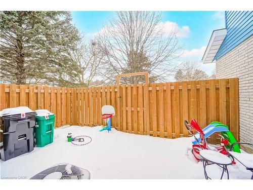 2-455 Kingscourt Drive, Waterloo, ON - Outdoor