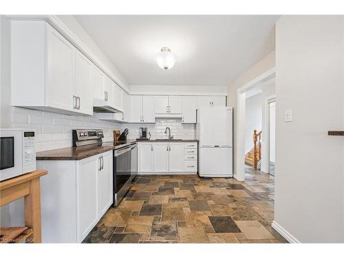 747 Fairway Court, Kitchener, ON - Indoor Photo Showing Kitchen