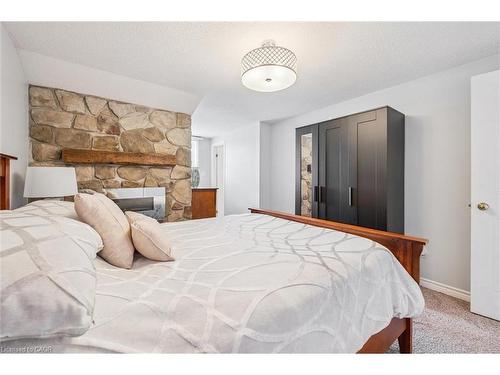 747 Fairway Court, Kitchener, ON - Indoor Photo Showing Bedroom