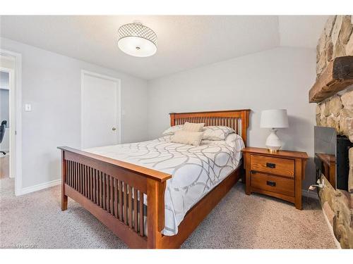 747 Fairway Court, Kitchener, ON - Indoor Photo Showing Bathroom