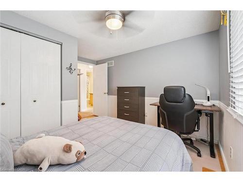 747 Fairway Court, Kitchener, ON - Indoor Photo Showing Bedroom