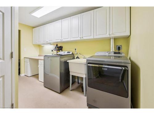 747 Fairway Court, Kitchener, ON - Indoor Photo Showing Laundry Room