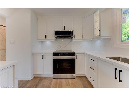 90 Culpepper Drive, Waterloo, ON - Indoor Photo Showing Kitchen