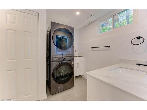 90 Culpepper Drive, Waterloo, ON - Indoor Photo Showing Laundry Room