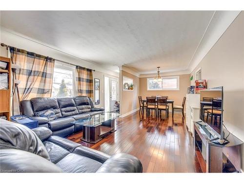 80 Lower Horning Road, Hamilton, ON - Indoor Photo Showing Living Room