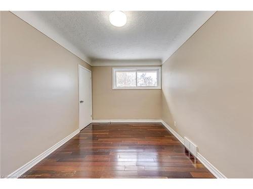 80 Lower Horning Road, Hamilton, ON - Indoor Photo Showing Other Room