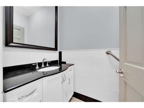 550 Beach Boulevard, Hamilton, ON - Indoor Photo Showing Bathroom