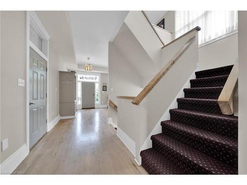 550 Beach Boulevard, Hamilton, ON - Indoor Photo Showing Other Room