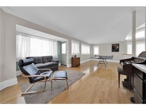 550 Beach Boulevard, Hamilton, ON - Indoor