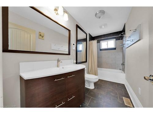550 Beach Boulevard, Hamilton, ON - Indoor Photo Showing Bathroom