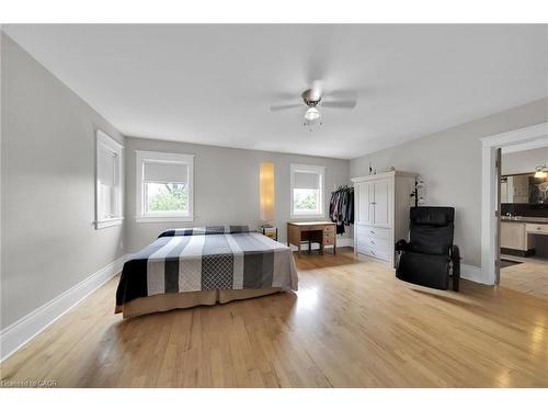 550 Beach Boulevard, Hamilton, ON - Indoor