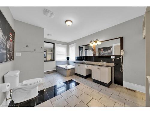 550 Beach Boulevard, Hamilton, ON - Indoor