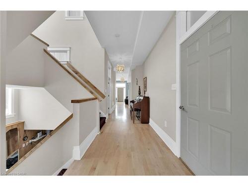 550 Beach Boulevard, Hamilton, ON - Indoor Photo Showing Other Room