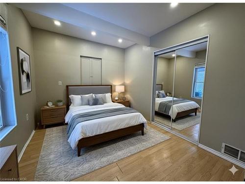 272 Main Street, Cambridge, ON - Indoor Photo Showing Bedroom