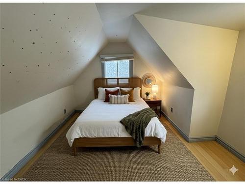 272 Main Street, Cambridge, ON - Indoor Photo Showing Bedroom